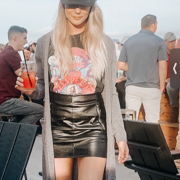 Like new daydreamer Led Zeppelin T-shirt. - Picture 4 of 4